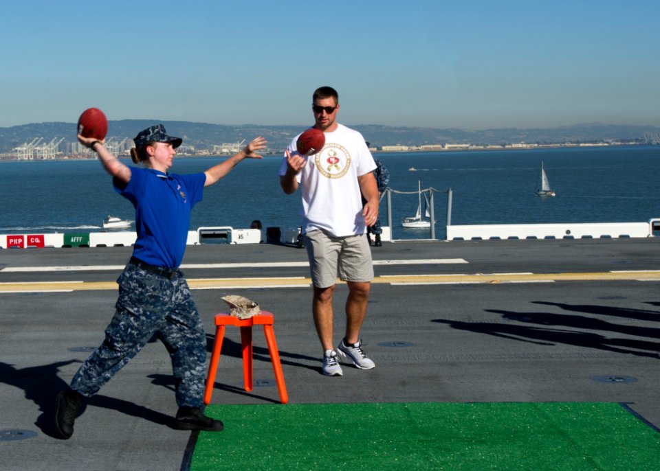 USS America visits San Francisco 140717-N-AC979-406