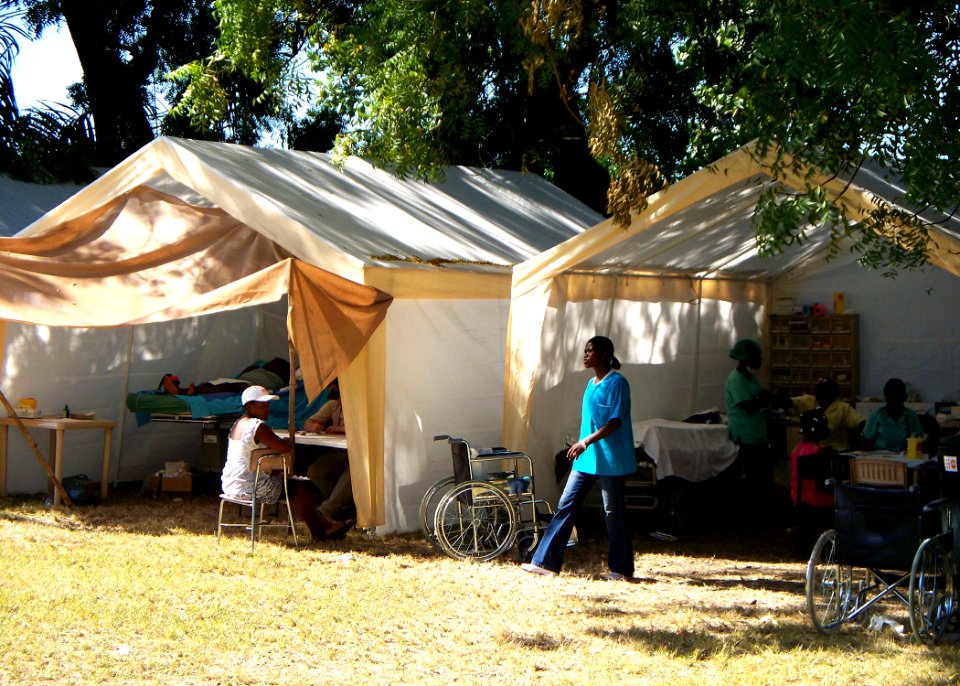 US Navy 100127-N-0924R-009 Doctors and nurses at Hospital Cardinal Leger reat patients in need of medical care