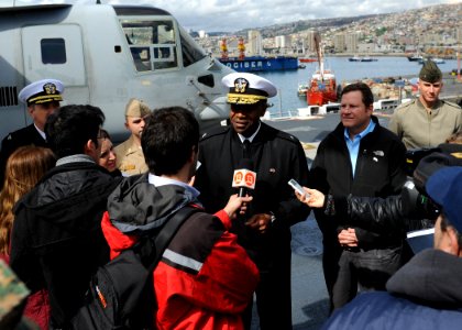USS America tour 140824-N-CC789-097