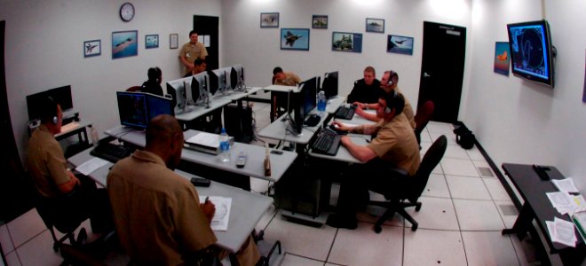 US Navy 100127-N-4482V-019 ors are taught how to provide tactical information to pilots at the Fleet Anti-Submarine Warfare Training Center at Naval Base Point Loma
