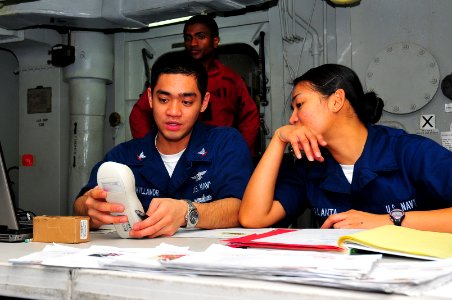 US Navy 100128-N-7939W-096 Sailors prepare for Valentine's Day aboard USS Nimitz
