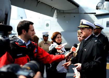 USS America tour 140824-N-CC789-108