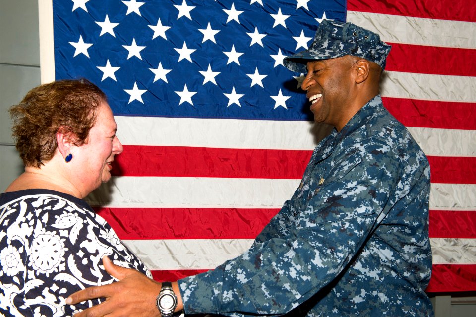 USS America receives distinguished visitors from El Salvador 140908-N-MD297-002