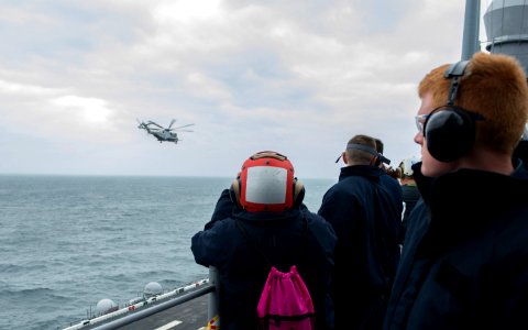 USS America tiger cruise 141014-N-MD297-006