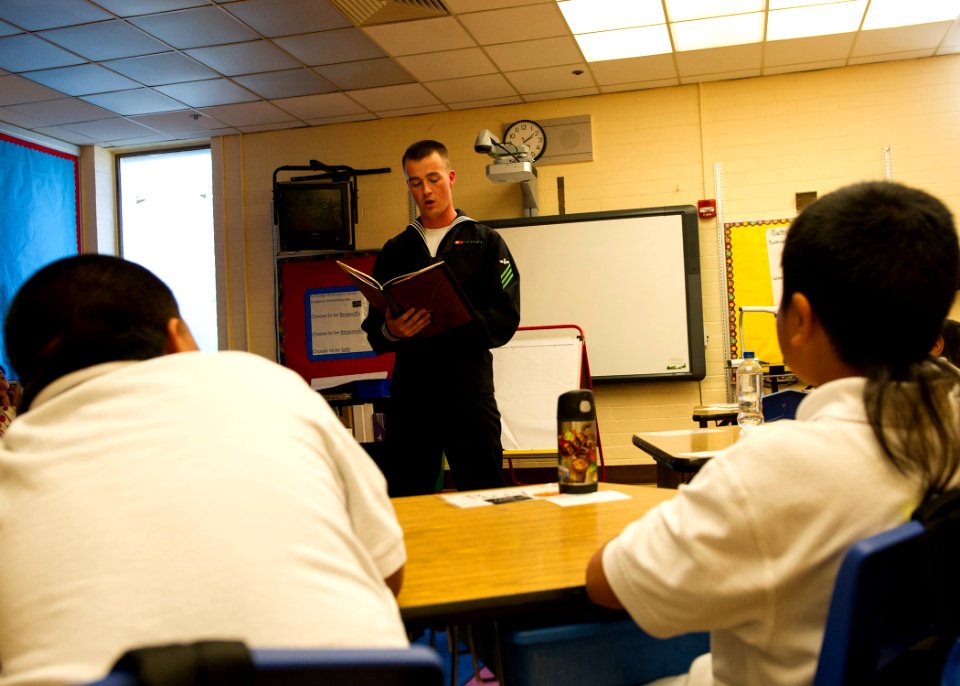 USS America sailors participate in community relations during San Francisco Fleet Week 141008-N-FR671-164