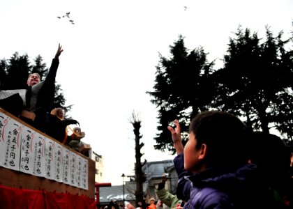 US Navy 100203-N-4031K-050 Sailor participate in Japanese festival
