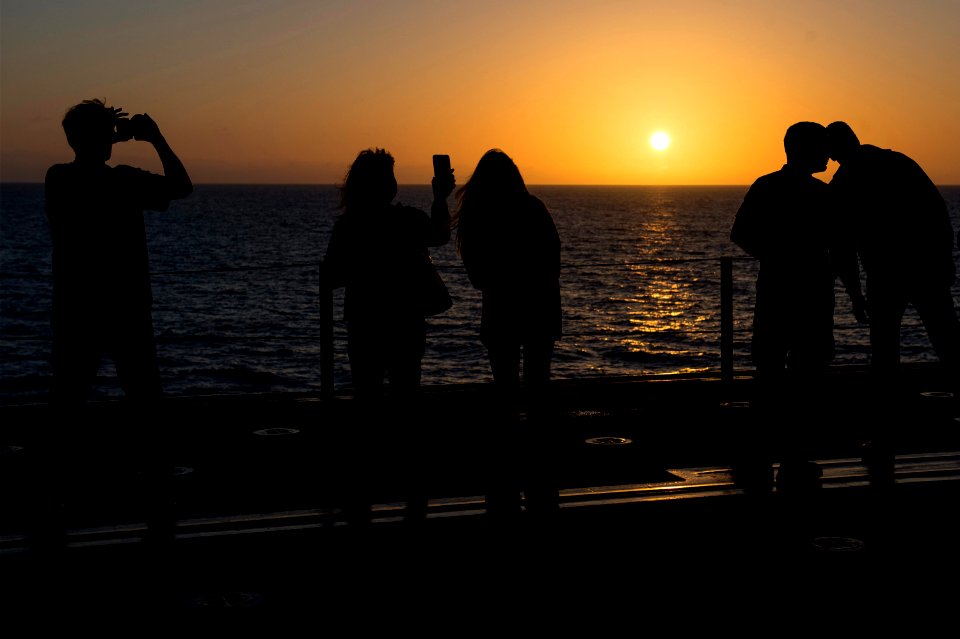 USS America tiger cruise 141015-N-MD297-098