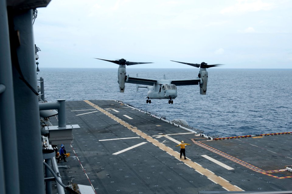 USS America receives distinguished visitors from El Salvador 140908-N-LQ799-066