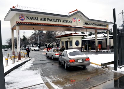 US Navy 100202-N-4031K-050 Atsugi police ensure security