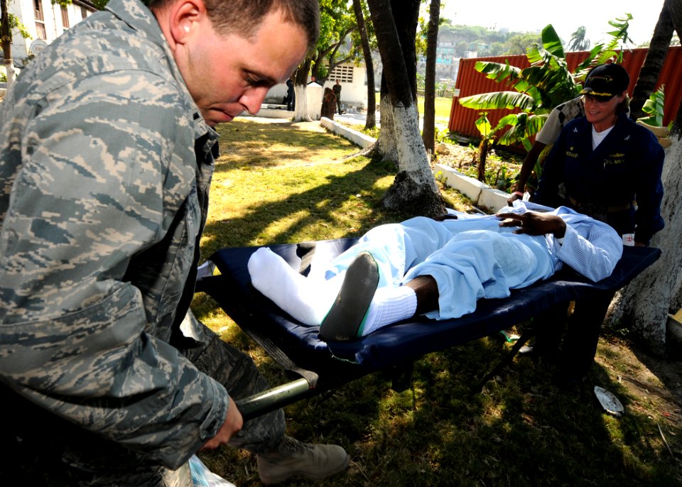 US Navy 100203-N-6676S-002 Air Force 1st Lt. Randall Hicks, assigned to the medical element of Joint Task Force Bravo from Oak Grove, Minn