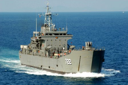 US Navy 100203-N-6692A-154 The Royal Thai Navy medium landing ship HTMS Surin (LST 722) transits the Gulf of Thialand