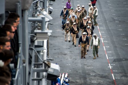 USS America operations 140831-N-LD343-009