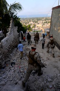 US Navy 100206-N-2735T-325 Marines from the 24th Marine Expeditionary Unit (24th MEU) conduct a reconnaissance patrol