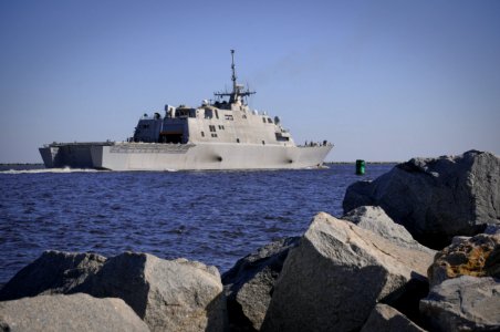 US Navy 100216-N-1522S-009 The littoral combat ship USS Freedom (LCS 1) departs Naval Station Mayport for its first operational deployment photo