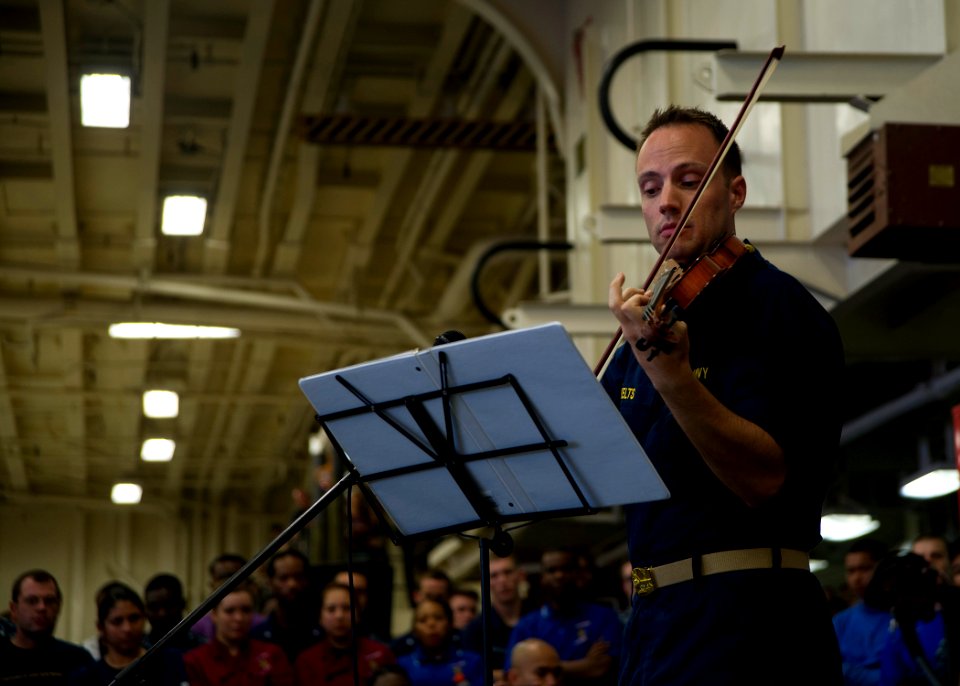 USS America holds talent show 140912-N-FR671-157