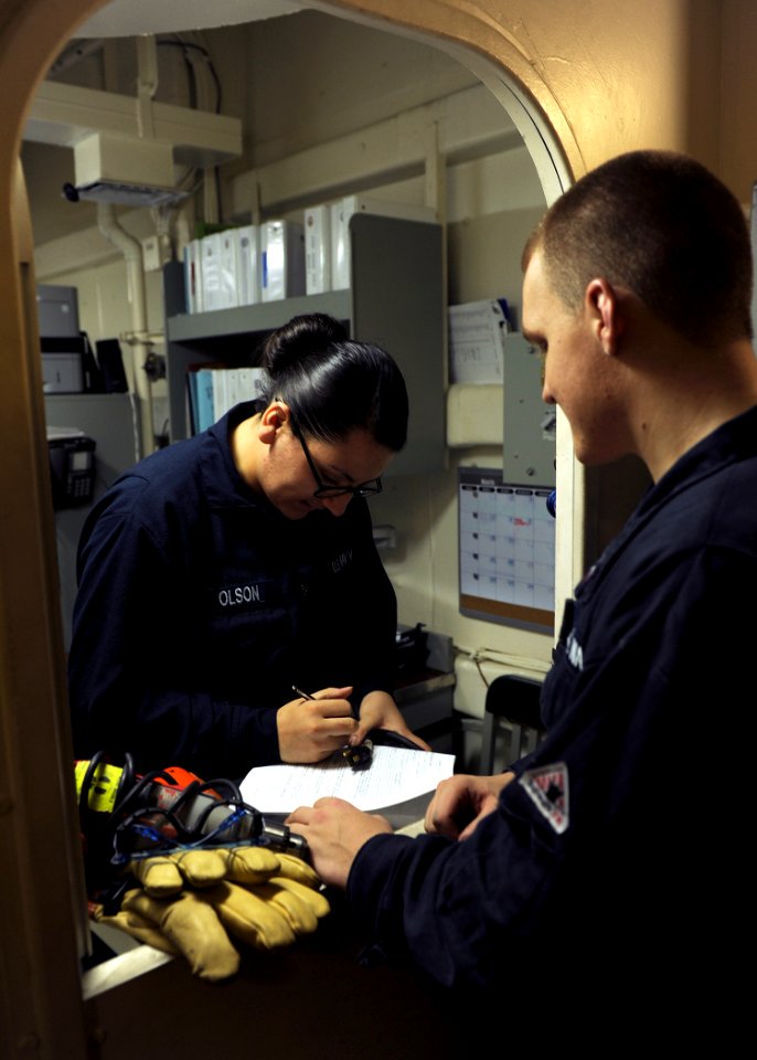 USS America operations 140724-N-CC789-004