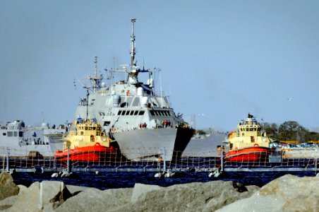 US Navy 100216-N-1522S-007 USS Freedom (LCS 1) departs Naval Station Mayport on its maiden deployment to the U.S. Southern Command and U.S. Pacific Command areas of responsibility photo