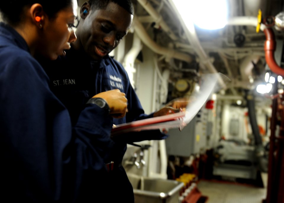 USS America operations 140725-N-CC789-025