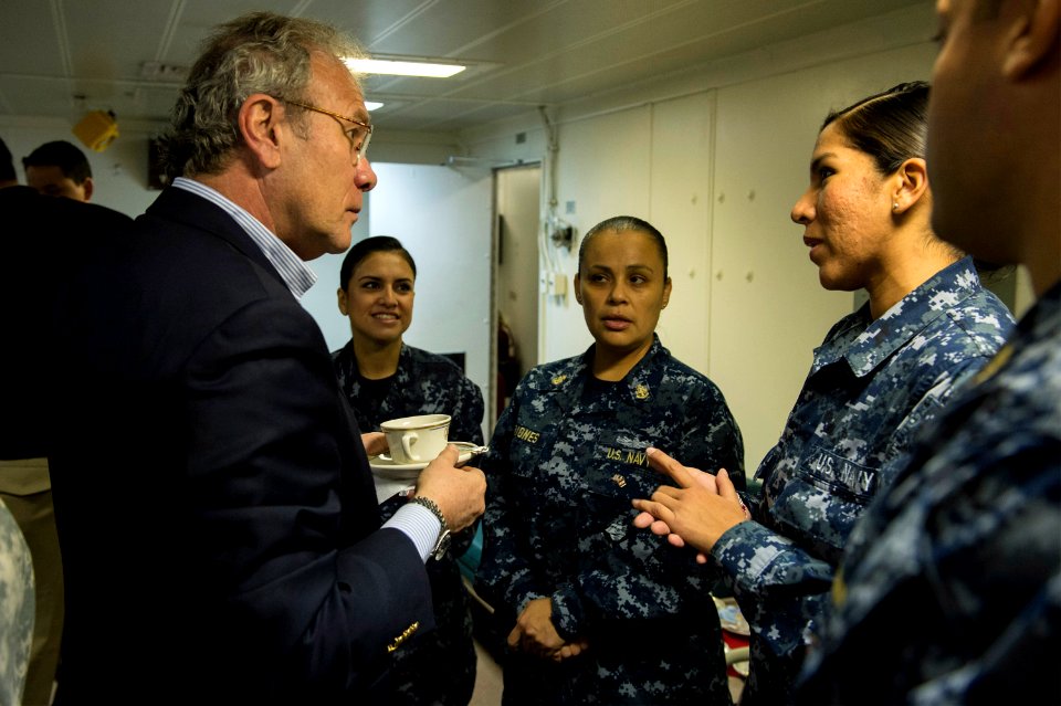 USS America operations 140831-N-MD297-072