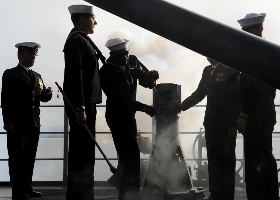 USS America commissioning 141011-N-CC789-232