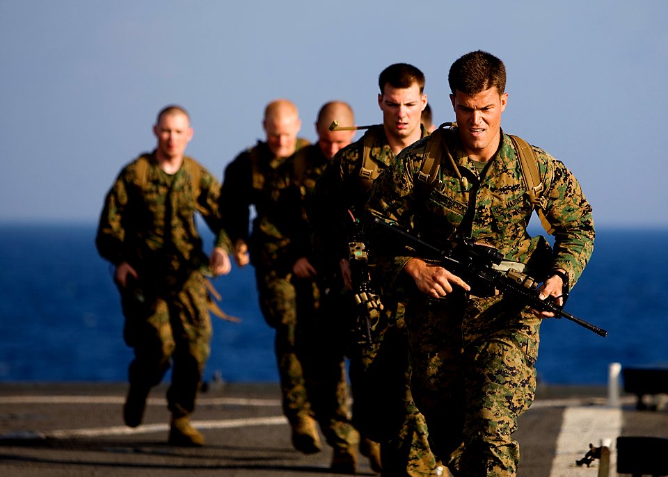 US Navy 100221-N-4745M-007 Marines assigned to the 31st Marine Expeditionary Unit (31st MEU) exercise on the flight deck of the amphibious dock landing ship the USS Harpers Ferry (LSD 49)