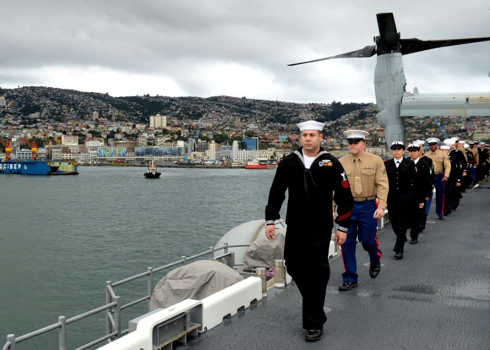 USS America arrives in Valparaiso 140824-N-FR671-040