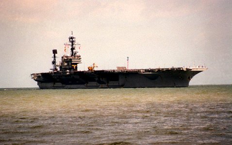 USS America (CV-66) underway in Hampton Roads on 19 August 1995 (6491213)