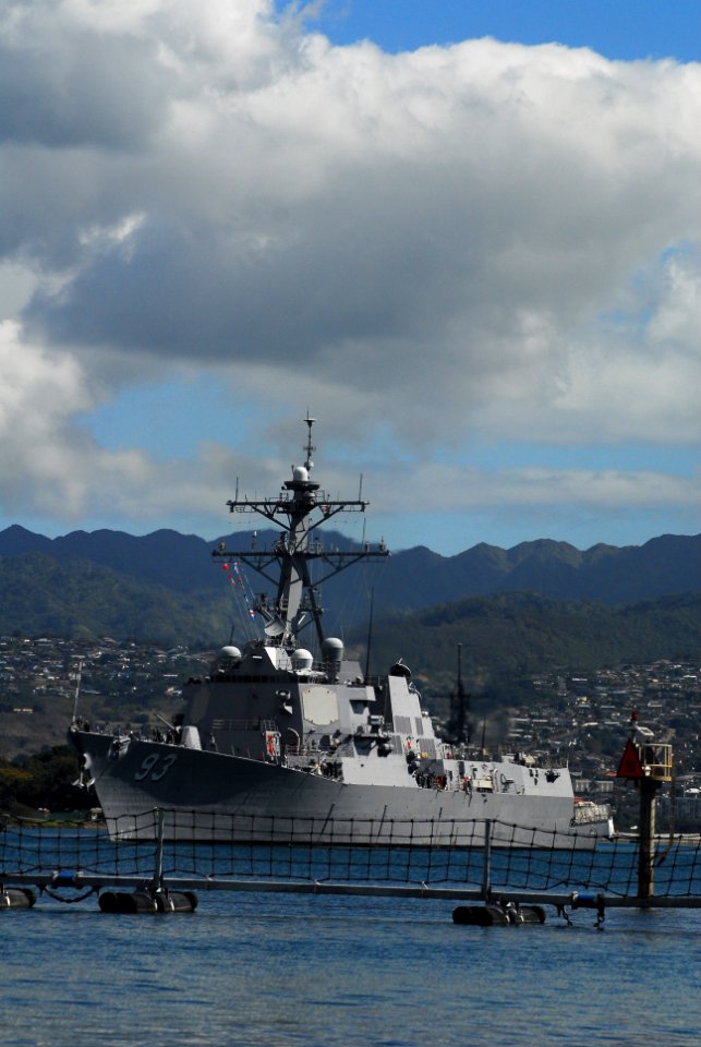 US Navy 100227-N-0995C-020 The guided-missile destroyer USS Chung-Hoon (DDG 93) makes its way out of Naval Station Pearl Harbor as the state of Hawaii is expecting a tsunami generated by an earthquake near Chile