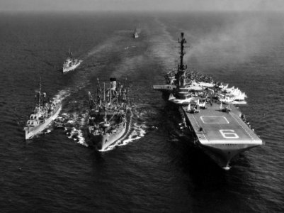 USS Allagash (AO-97) refueling Essex (CVA-9) and Fiske (DD-842) in 1958