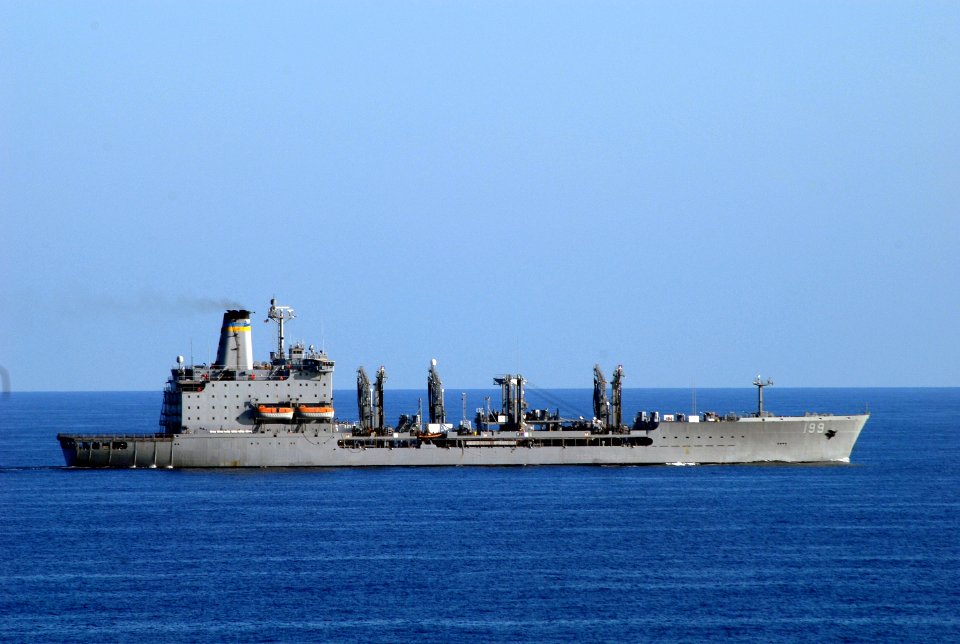 US Navy 100302-N-6692A-025 The Military Sealift Command fleet replenishment oiler USNS Tippecanoe (T-AO 199) transits the Pacific Ocean