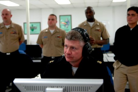US Navy 100302-N-9818V-348 Master Chief Petty Officer of the Navy (MCPON) Rick West talks to Sailors during a class at the Center for Naval Engineering during his visit to Naval Station Great Lakes