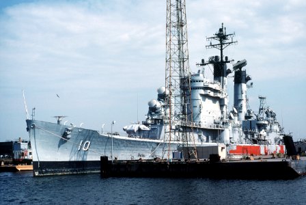 USS Albany (CG-10) laid up 1983