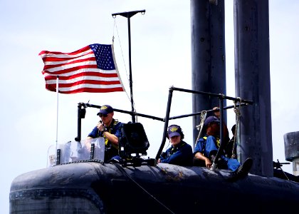 USS Albuquerque departs Diego Garcia. (20238916516)