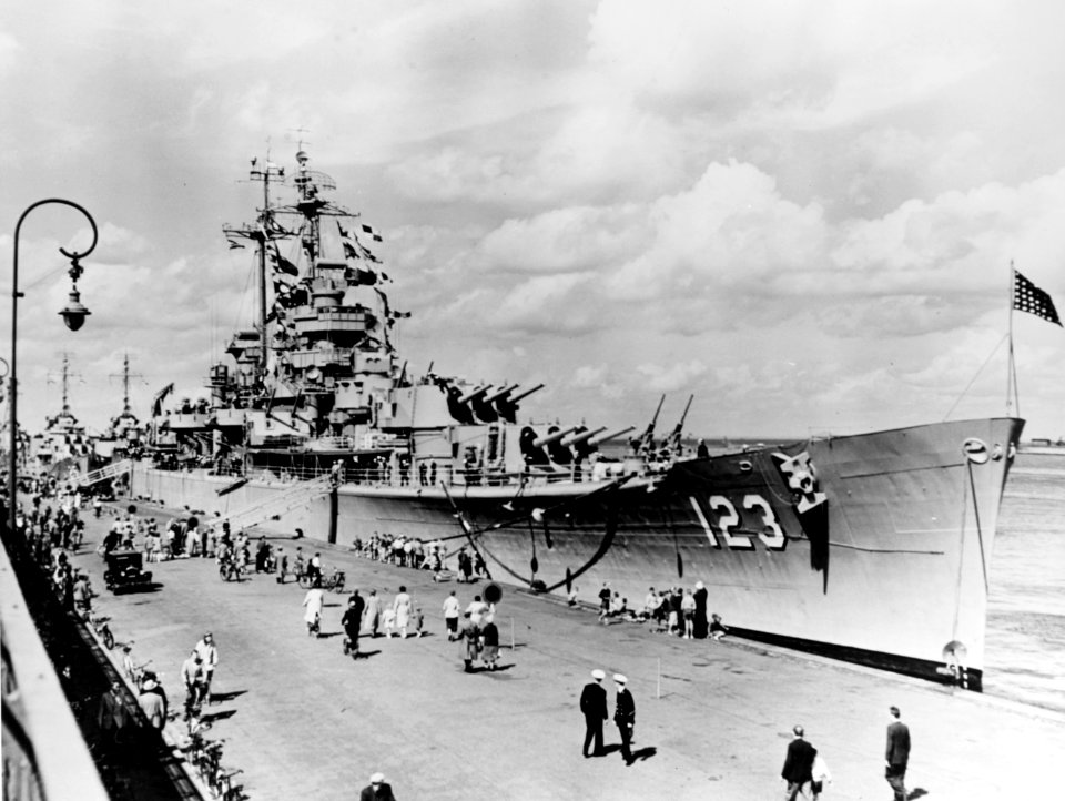 USS Albany (CA-123) at Copenhagen, in June 1951 (NH 96634)