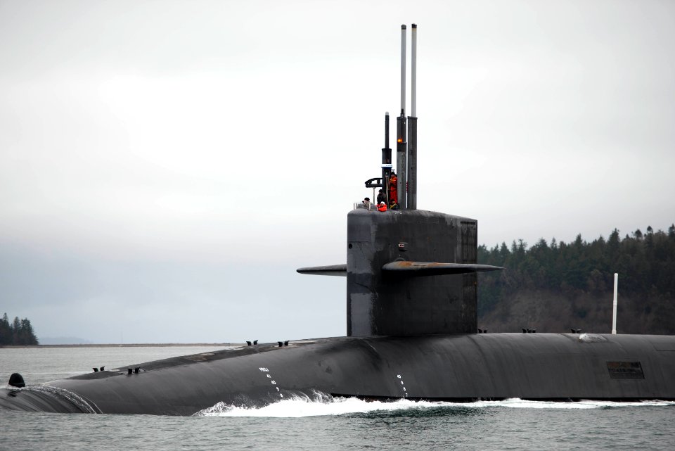 USS Alabama returns home 151224-N-UD469-031