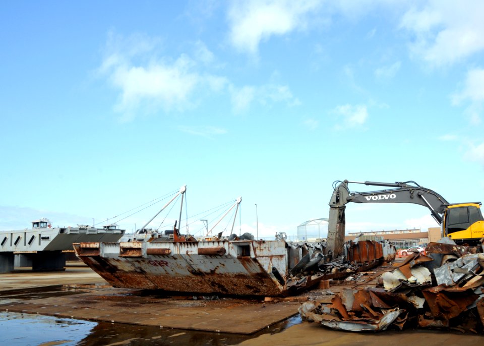 US Navy 100304-N-4973M-008 An Amphibious Construction Battalion (ACB) 1 legacy Navy Lighterage (NL) is being recycled at Amphibious Base Coronado