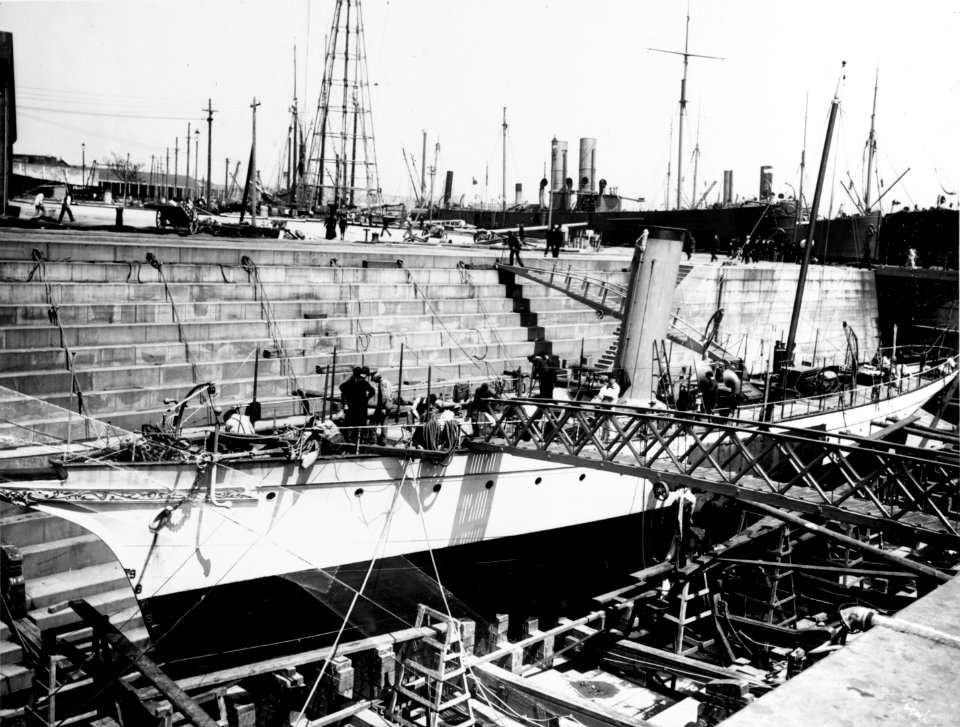 USS Aileen - 19-N-17-5-2
