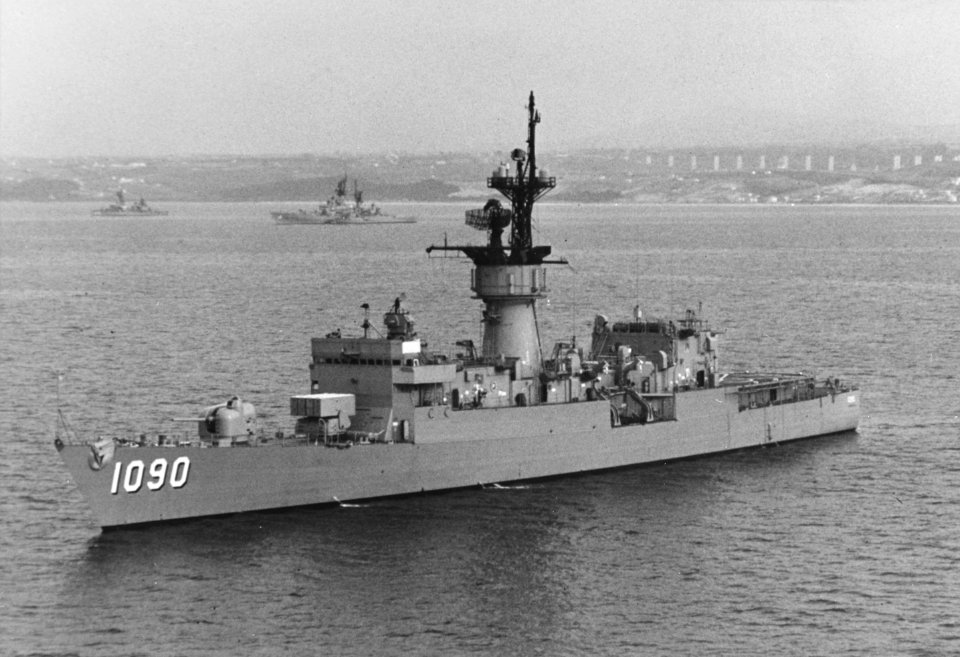 USS Ainsworth (FF-1090) at anchor in January 1976 (K-113217)