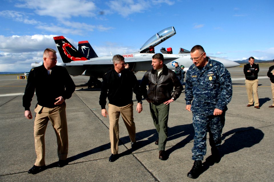 US Navy 100308-N-9818V-253 Master Chief Petty Officer of the Navy (MCPON) Rick West visits Tactical Electronic Warfare Squadron (VAQ) 132 at Naval Air Station Whidbey Island