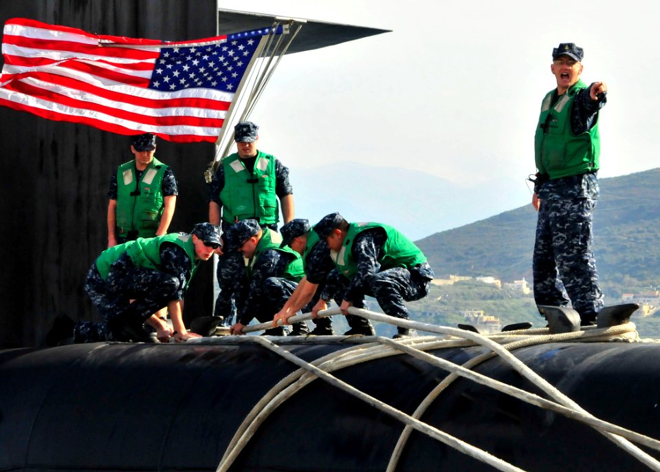 US Navy 100309-N-0780F-089 Crewmembers conduct mooring operations as the Ohio-class guided-missile submarine USS Florida (SSGN 728) arrives for a routine port visit to the island of Crete