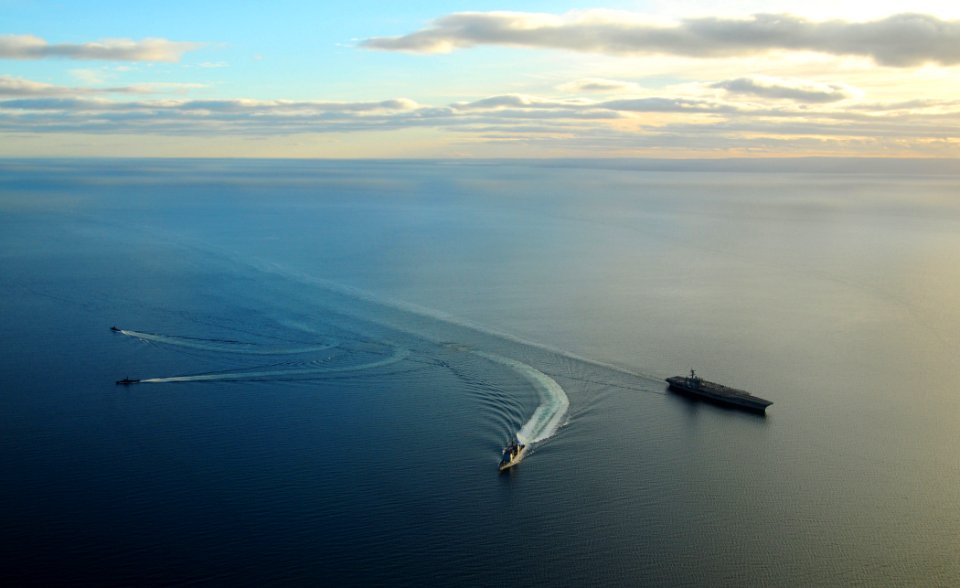 US Navy 100315-N-0808V-615 The guided-missile cruiser USS Bunker Hill (CG 52) and the Chilean navy Sa'ar 4-class fast-attack craft Angamos and Casma break away from the aircraft carrier USS Carl Vinson (CVN 70)