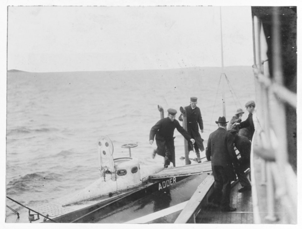 USS Adder - NH 57715