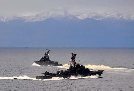 US Navy 100315-N-4774B-376 A Chilean navy Sa'ar 4-class fast-attack craft performs tactical maneuvering exercises in the Strait Of Magellan