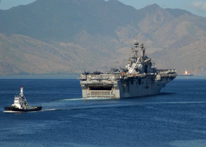 US Navy 100319-N-6692A-018 The amphibious assault ship USS Essex (LHD 2) departs Subic Bay Metropolitan Authority after participating in Balikatan Exercise 2010
