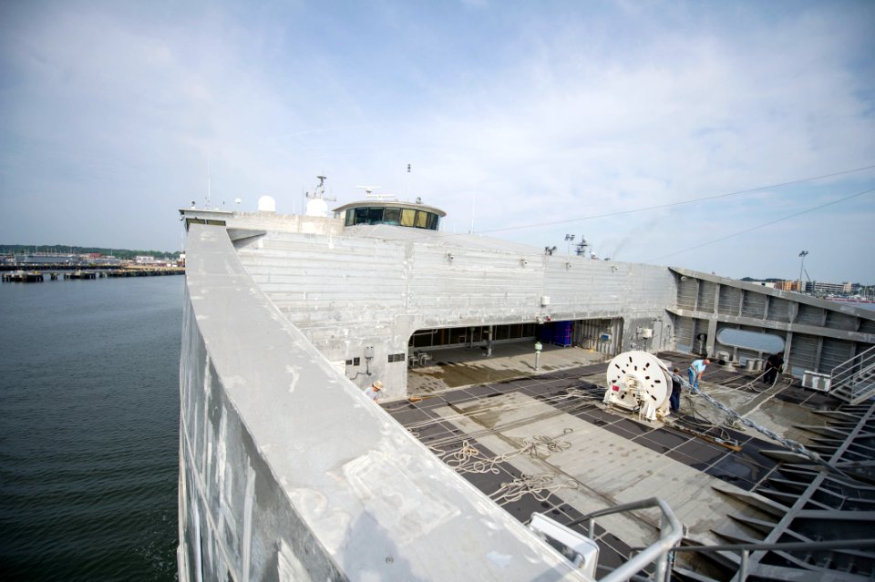 USNS Spearhead departs for Southern Partnership Station 2014 140522-N-XQ474-146