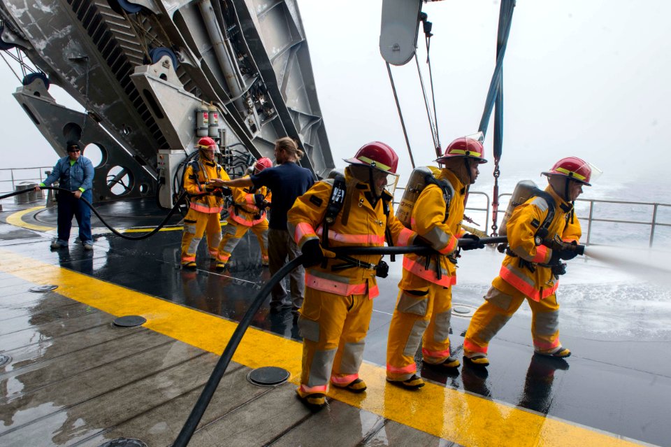 USNS Spearhead operations 140218-N-ZY039-109