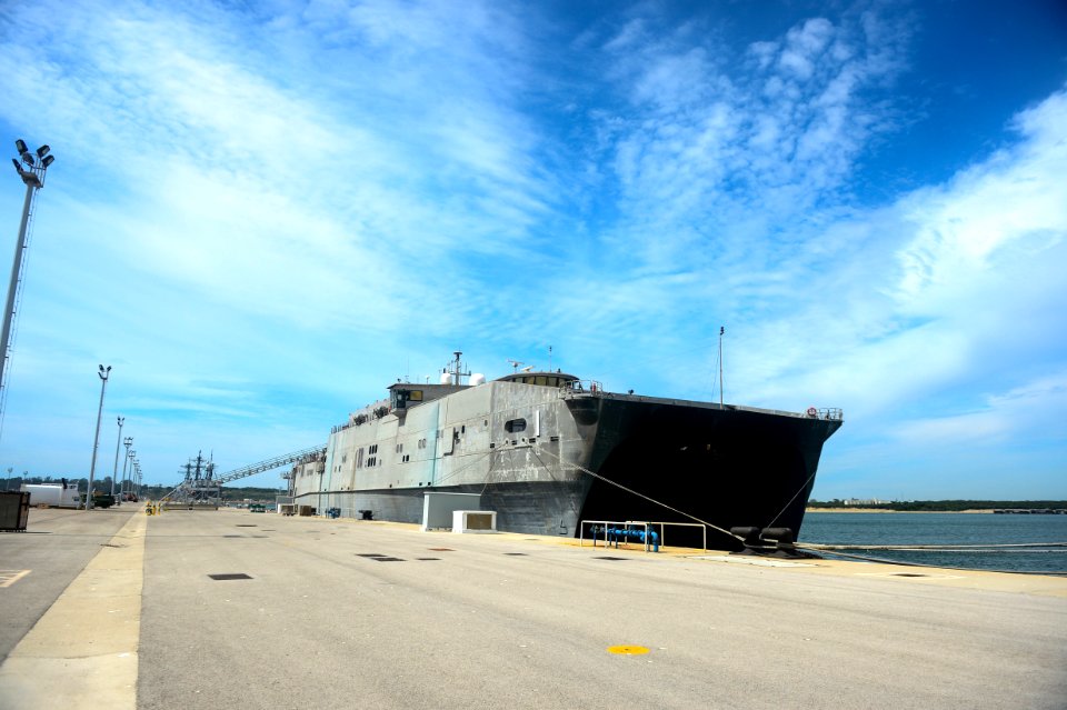 USNS Spearhead 150503-N-RB579-074