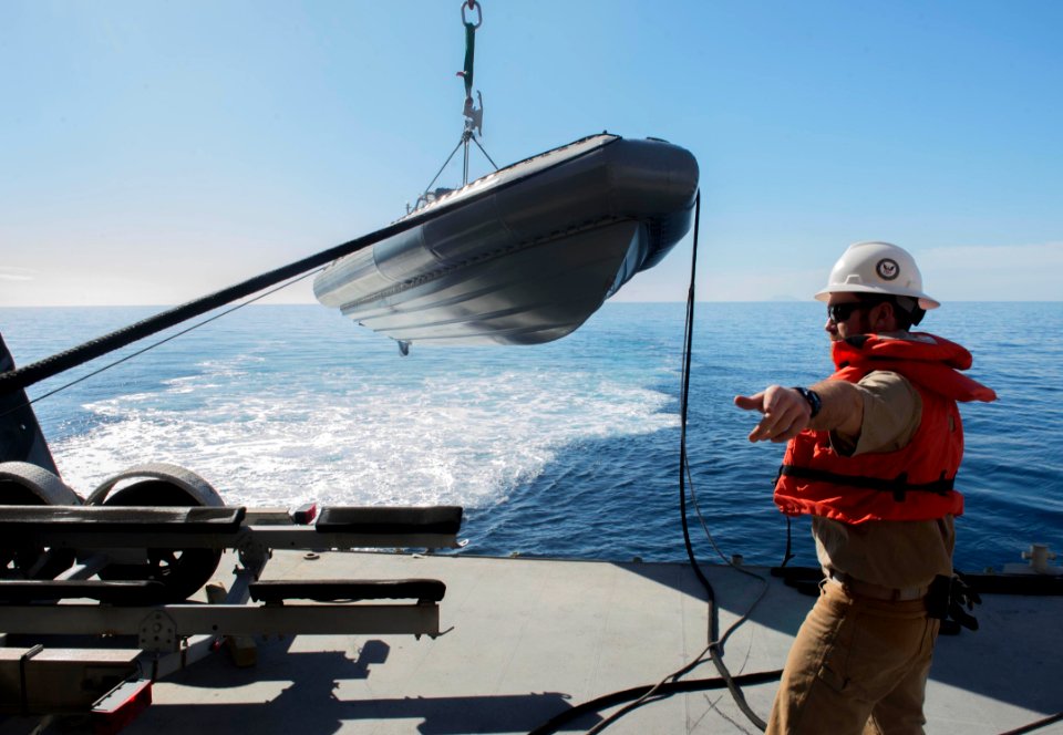 USNS Spearhead 140214-N-ZY039-072