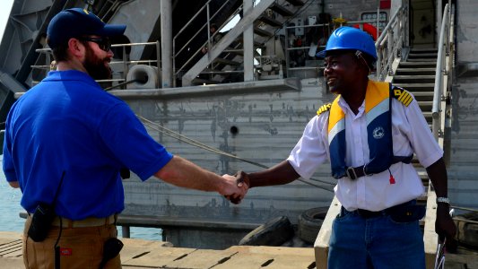 USNS Spearhead (JHSV-1) moors at Sekondi 150203-N-RB579-070