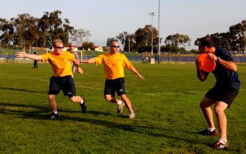 US Navy 100325-N-5749W-178 Sailors from Navy Public Affairs Support Element (NPASE) West play a game of ultimate frisbee against a group of Navy divers at Naval Air Station North Island
